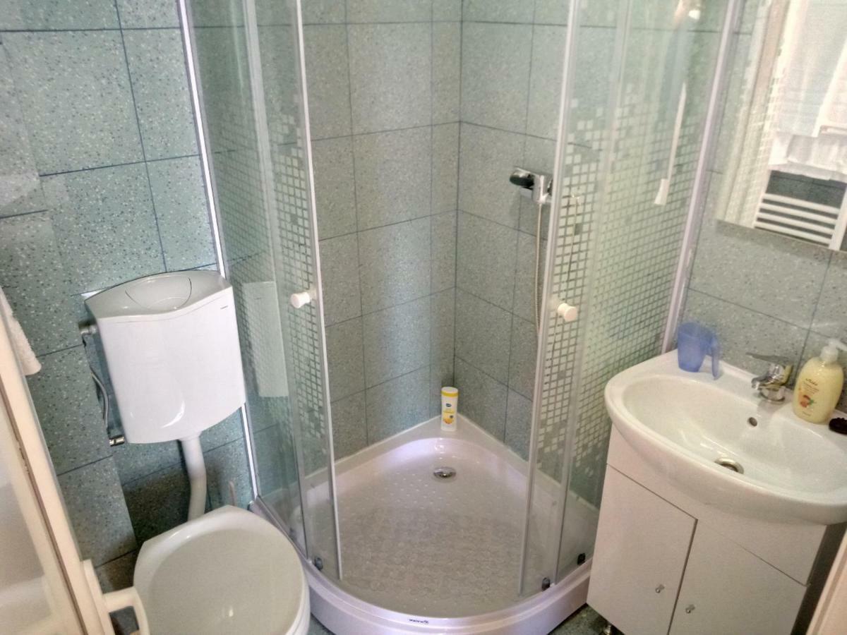 Camere De Inchiriat Carpati Hunedoara Exterior foto