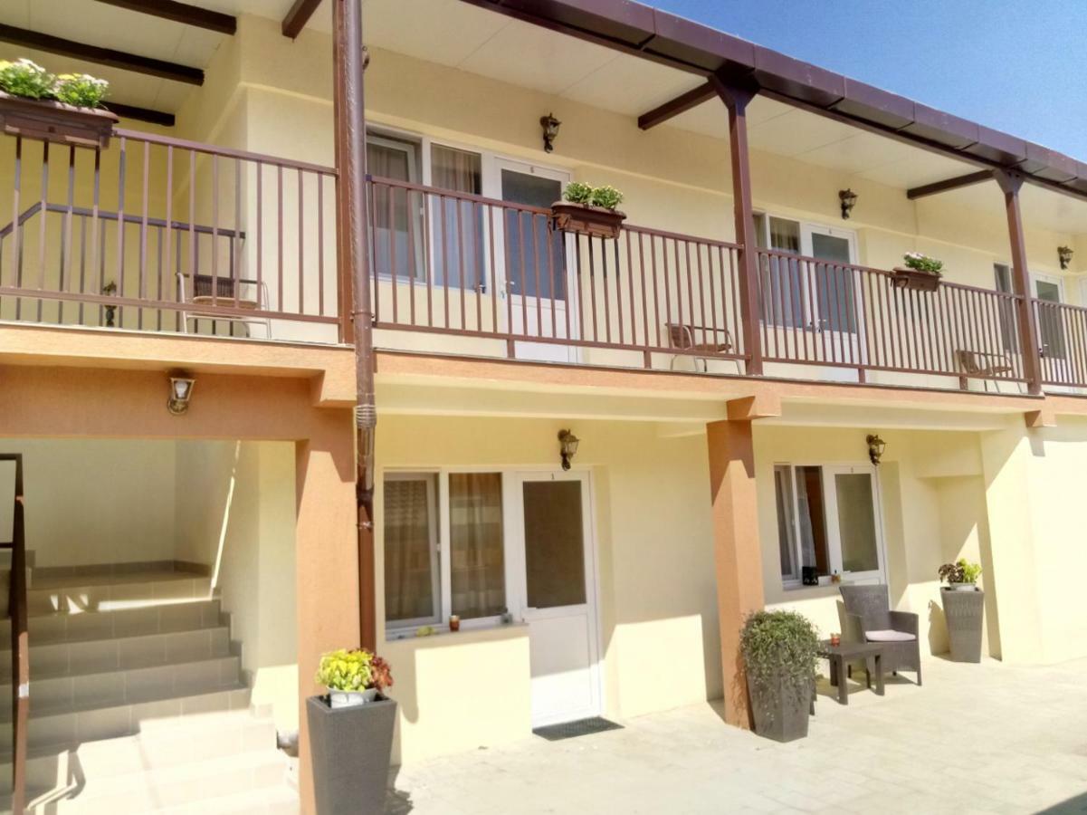 Camere De Inchiriat Carpati Hunedoara Exterior foto